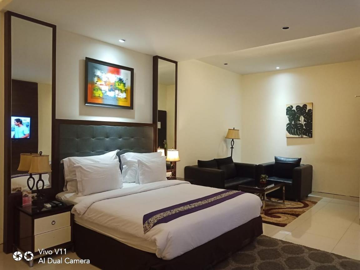 Ayla City Hotel Соронг Экстерьер фото